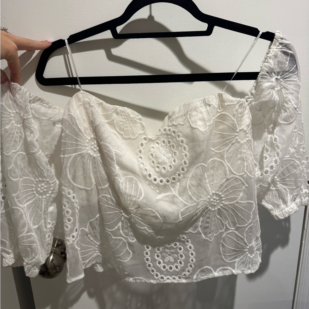 Guess White Floral Lace Off-Shoulder Top